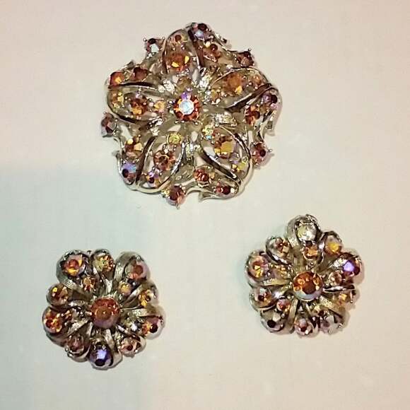 Vintage Kramer Brooch and Earrings Set AB Rhinestone Gold Tone - Picture 1 of 6